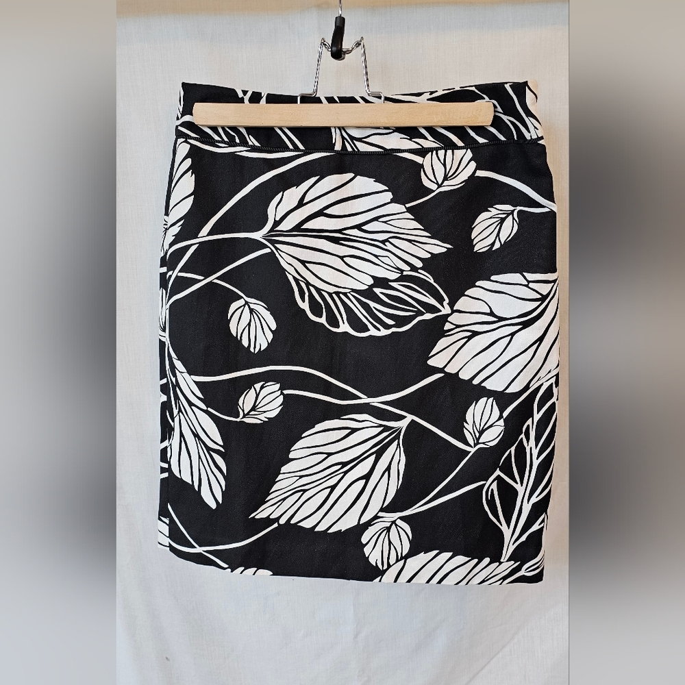 Excellent Condition Ann Taylor LOFT skirt